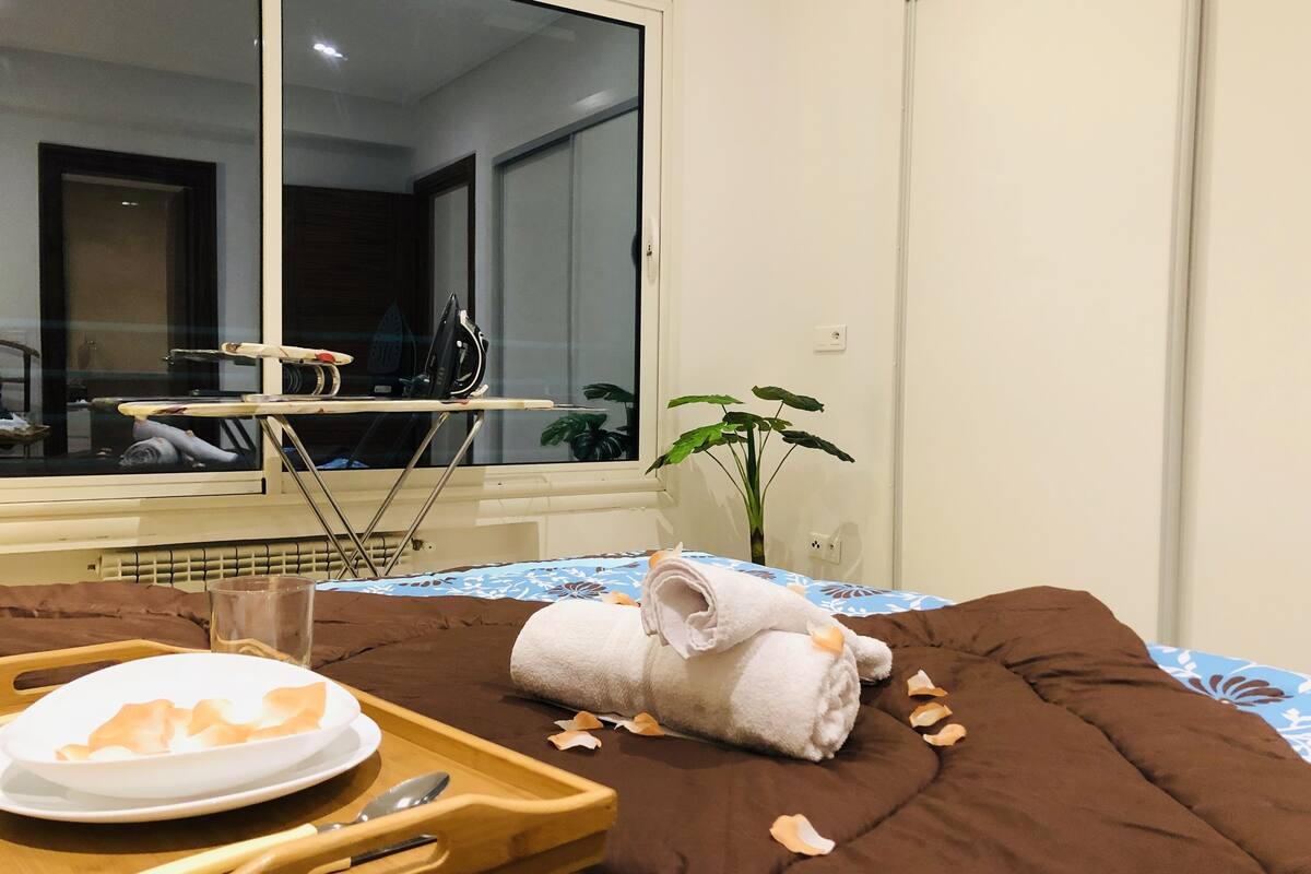 apartment | 1 bedroom, frette italian sheets, premium bedding, down duvets