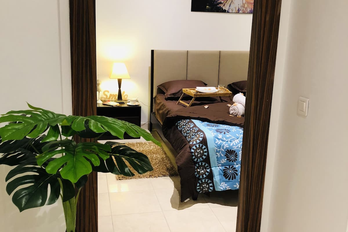 apartment | 1 bedroom, frette italian sheets, premium bedding, down duvets