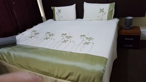 Soundproofing, free WiFi, bed sheets