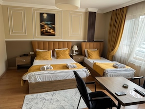 Family Triple Room | Iron/ironing board, free WiFi - New Beylerbeyi Hotel (Istanbul)