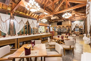 Breakfast, lunch and dinner served