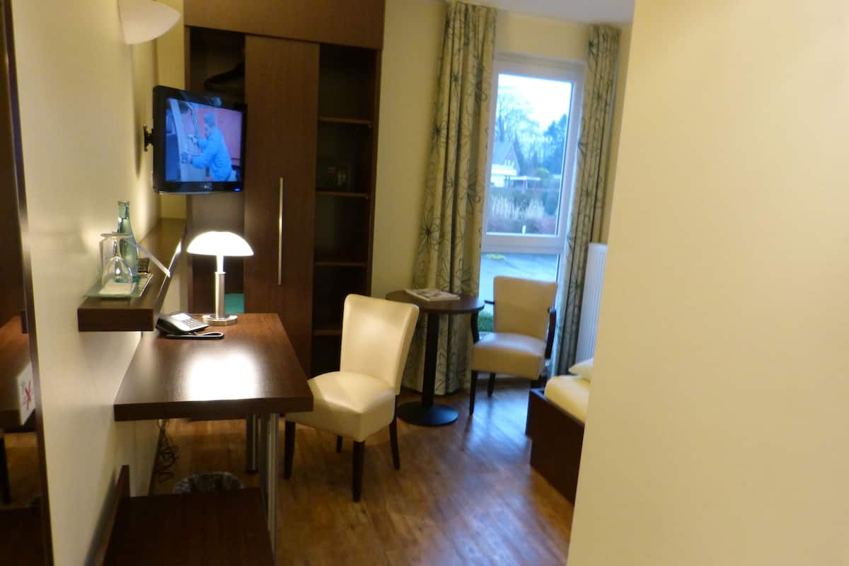 Quarto solteiro | Wi-Fi de cortesia, roupa de cama