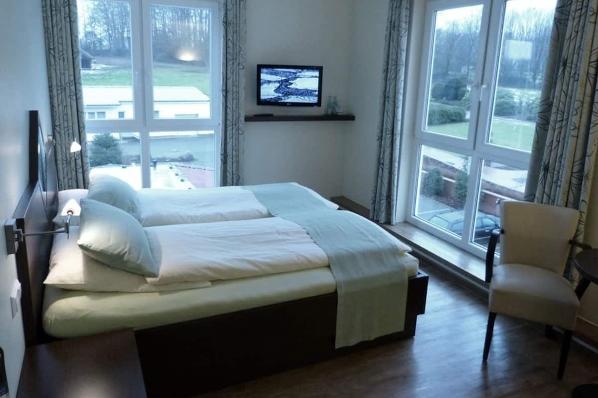 Quarto casal | Wi-Fi de cortesia, roupa de cama