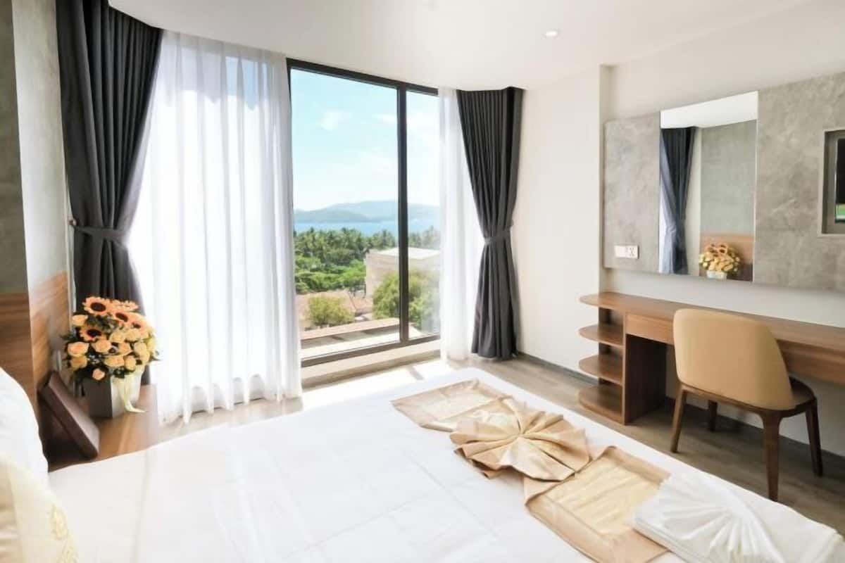 1 bedroom, desk, free WiFi, bed sheets