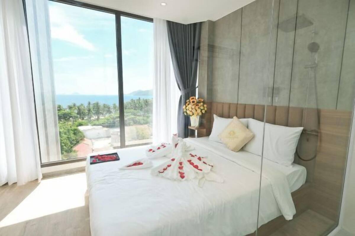 1 bedroom, desk, free WiFi, bed sheets