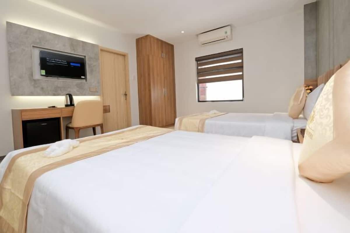 1 bedroom, desk, free WiFi, bed sheets