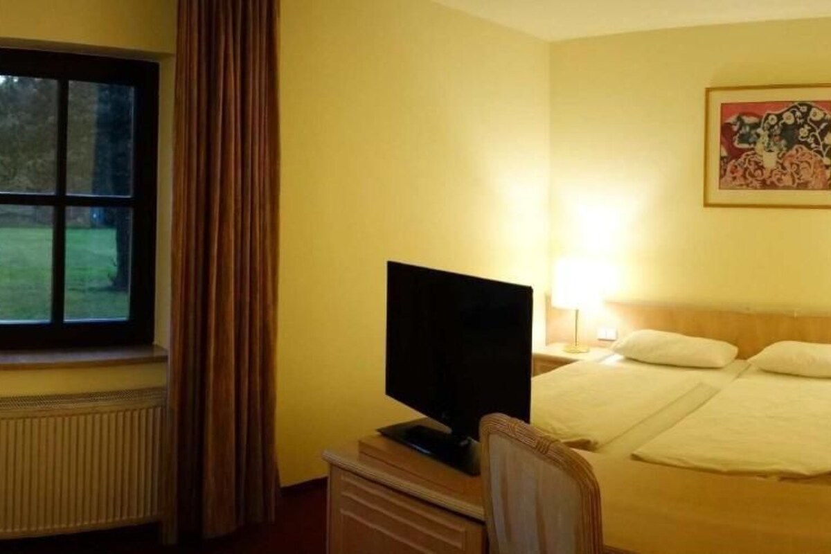 In-room safe, rollaway beds, free WiFi, bed sheets