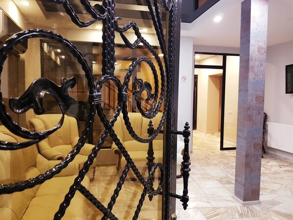 Hallway - Hotel Classic (Tbilisi)