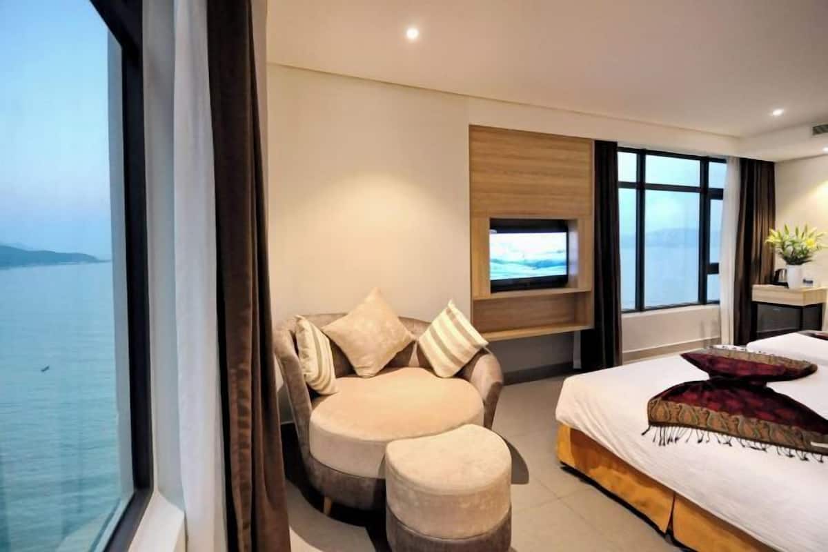 1 bedroom, premium bedding, pillow-top beds, minibar