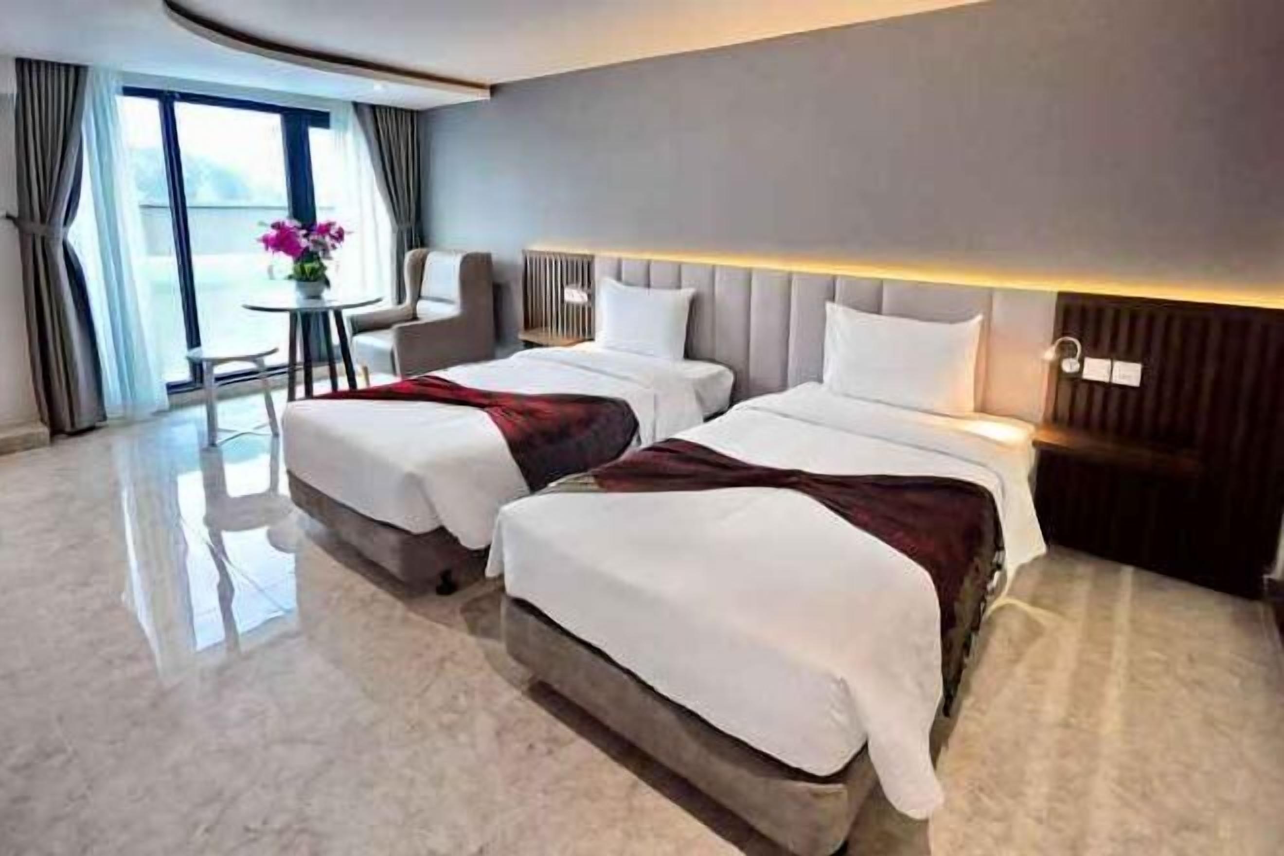 Ropa de cama de alta calidad, colchones con acolchado adicional, minibar