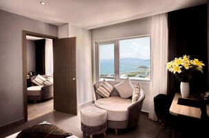 Premium bedding, pillowtop beds, minibar, in-room safe