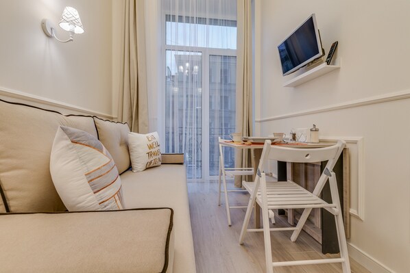Standard Studio, Balcony (for 4 adults) - Sokroma Elegant Aparts (St. Petersburg)