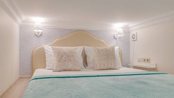 Economy-Studio | Schreibtisch, schallisolierte Zimmer, Bügeleisen/Bügelbrett