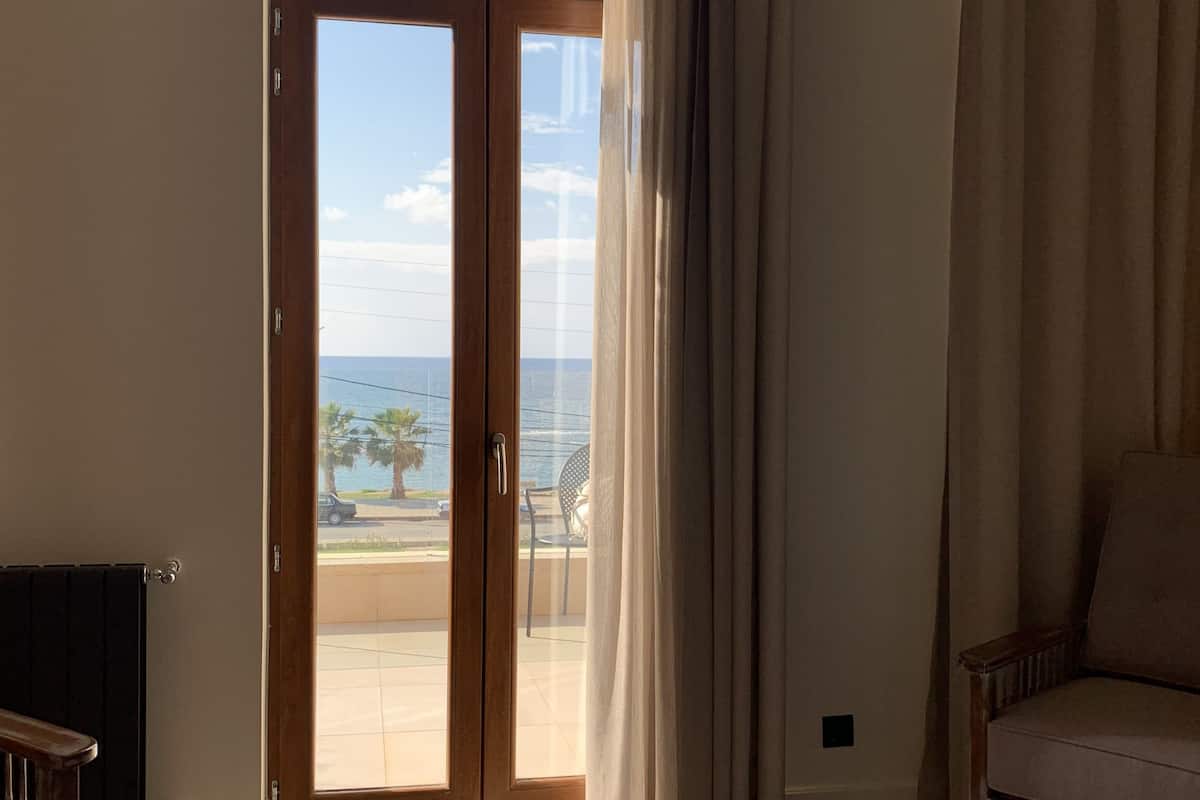 junior suite | 1 bedroom, minibar, in-room safe, desk