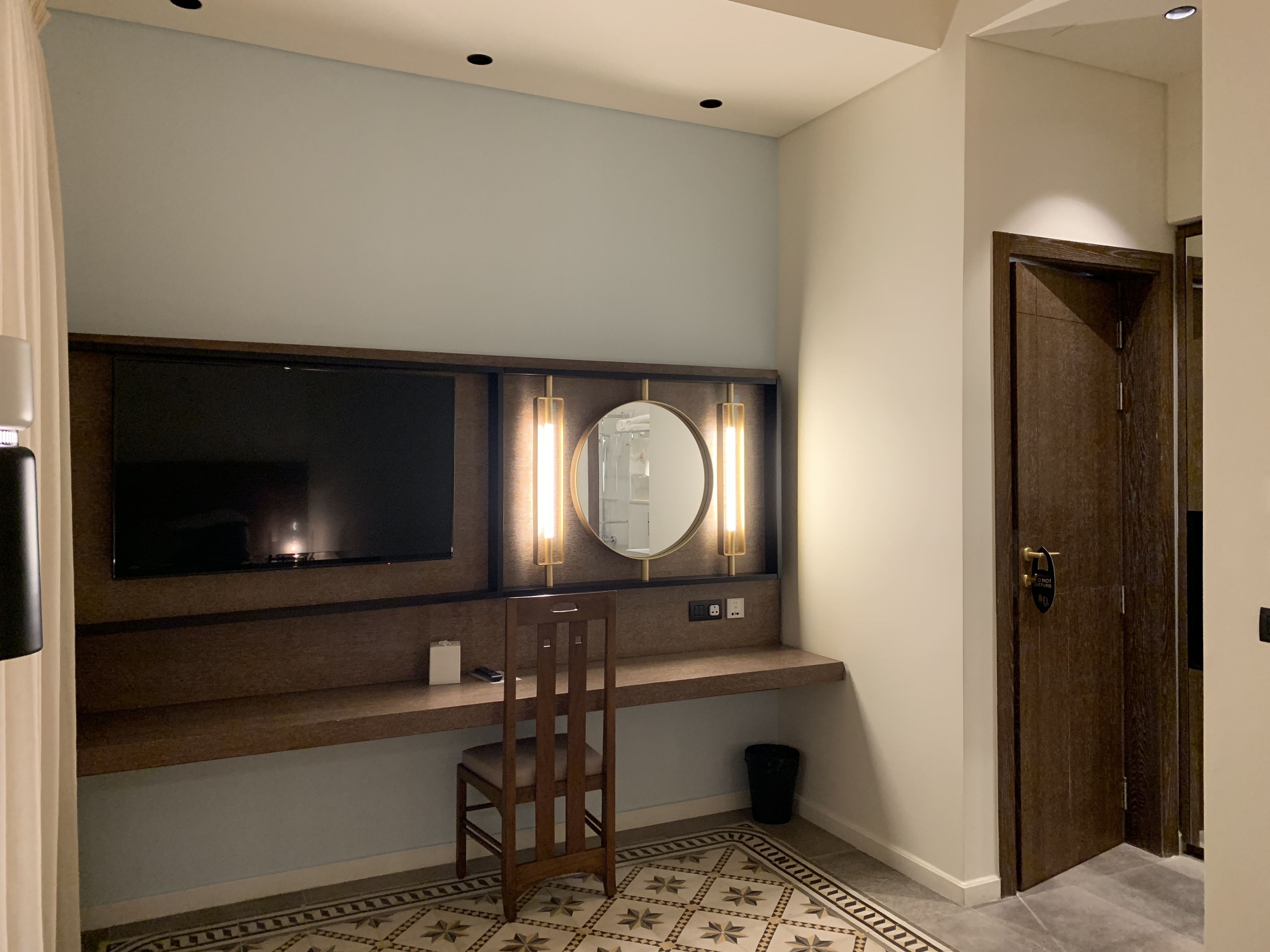 standard room | 1 bedroom, minibar, in-room safe, desk