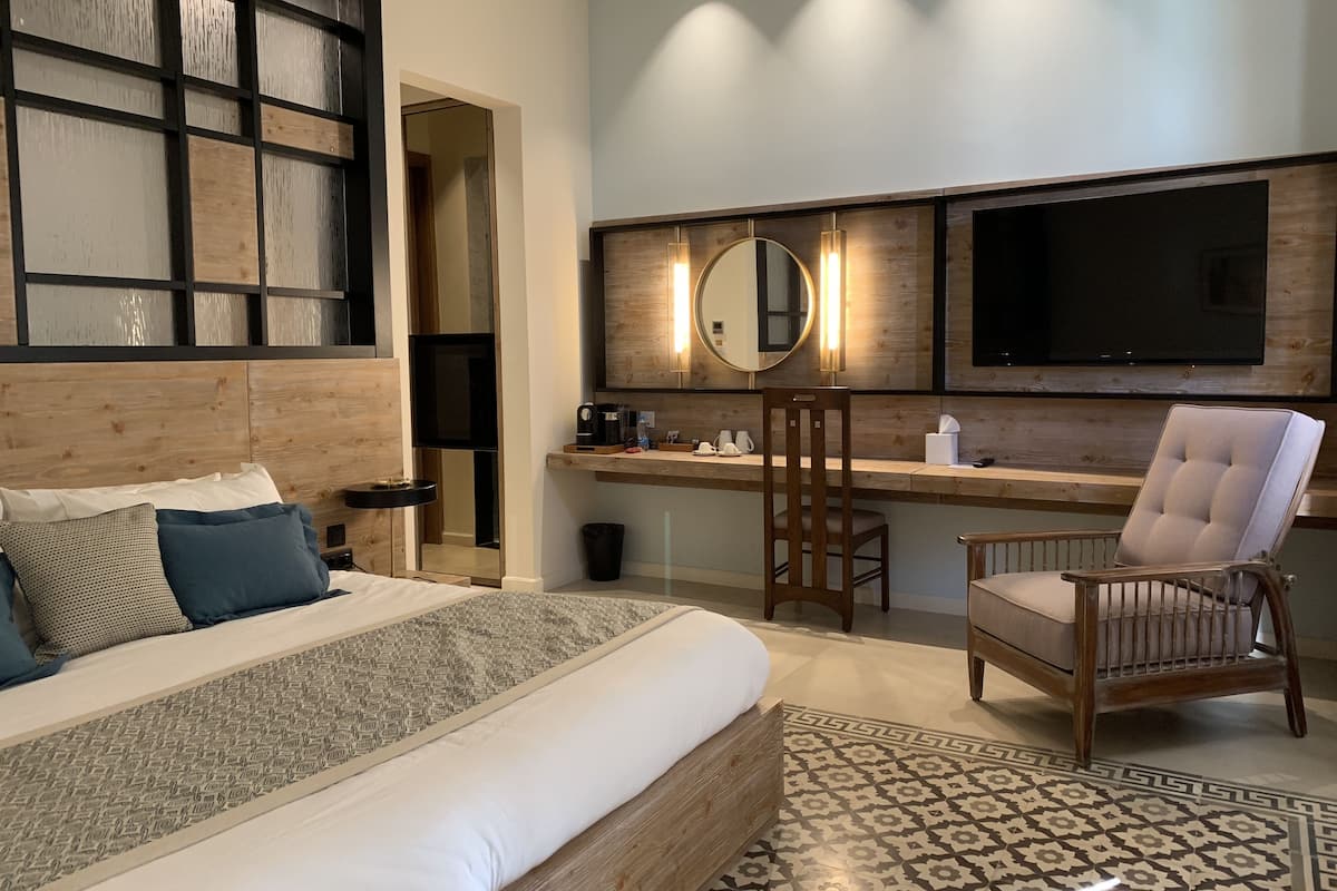 junior suite | 1 bedroom, minibar, in-room safe, desk