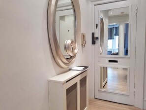 Living area - Hans Crescent Apartment (London)