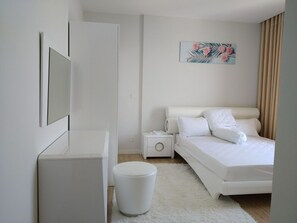 3 bedrooms, iron/ironing board, free WiFi