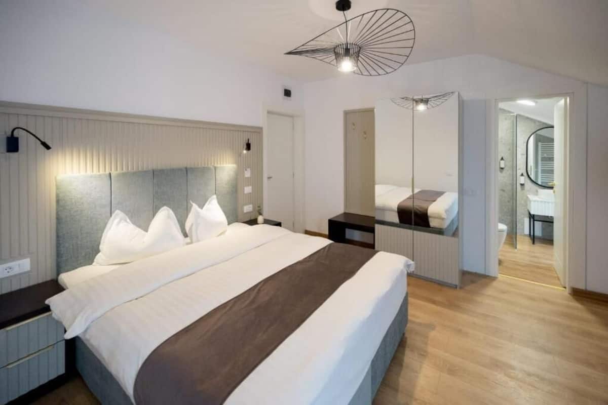 Romantische tweepersoonskamer | Verduisterende gordijnen, geluiddichte muren, gratis wifi, beddengoed
