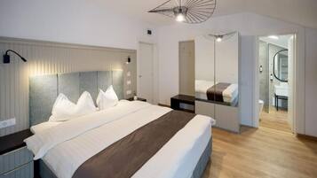 Habitación romántica doble | Cortinas opacas, sistema de insonorización, wifi gratis y ropa de cama