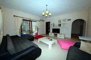 Villa | Wohnbereich | Plasmafernseher