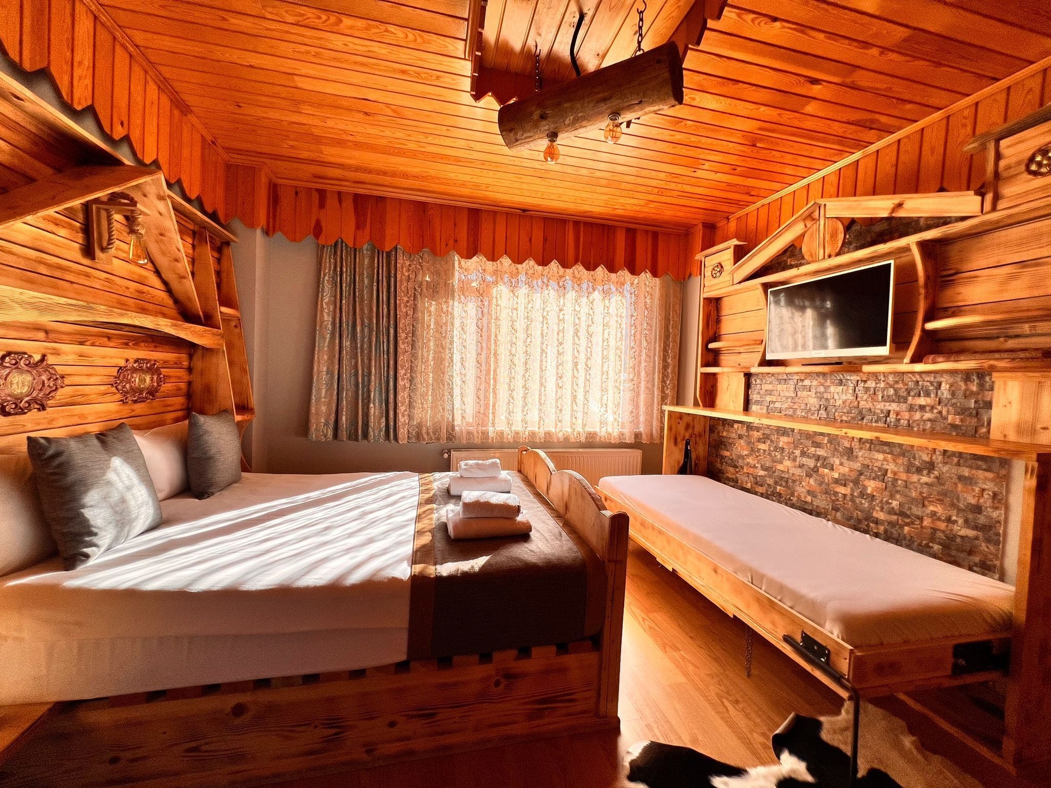 standard oda, dag manzarali | 1 bedroom, premium bedding, desk, iron/ironing board