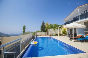 Utomhuspool