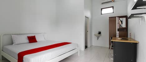 双人房 | 办公桌、免费 WiFi、床单