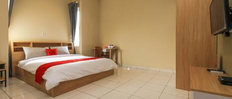 Double Room | Desk, free WiFi, bed sheets