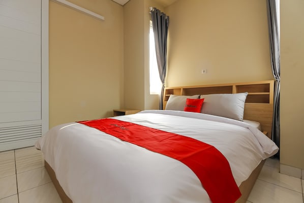 Double Room | Desk, free WiFi, bed sheets