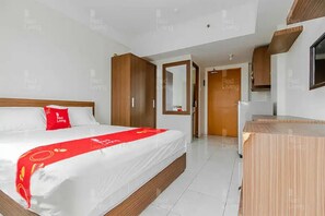 Escrivaninha, Wi-Fi de cortesia, roupa de cama