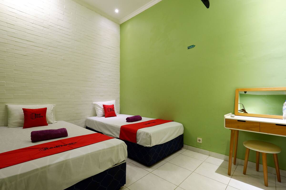 Desk, free WiFi, bed sheets