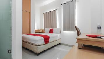 Deluxe Room | Desk, free WiFi, bed sheets