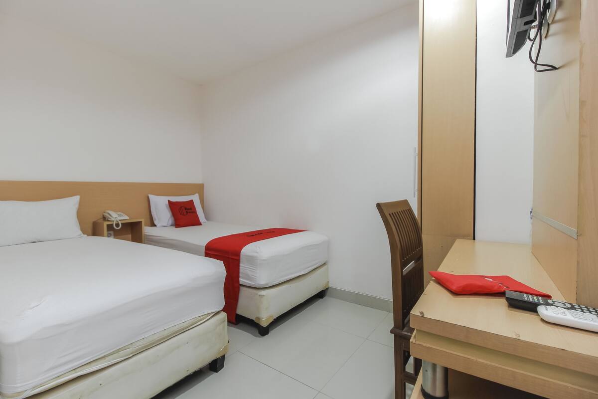 Economy Room | Desk, free WiFi, bed sheets
