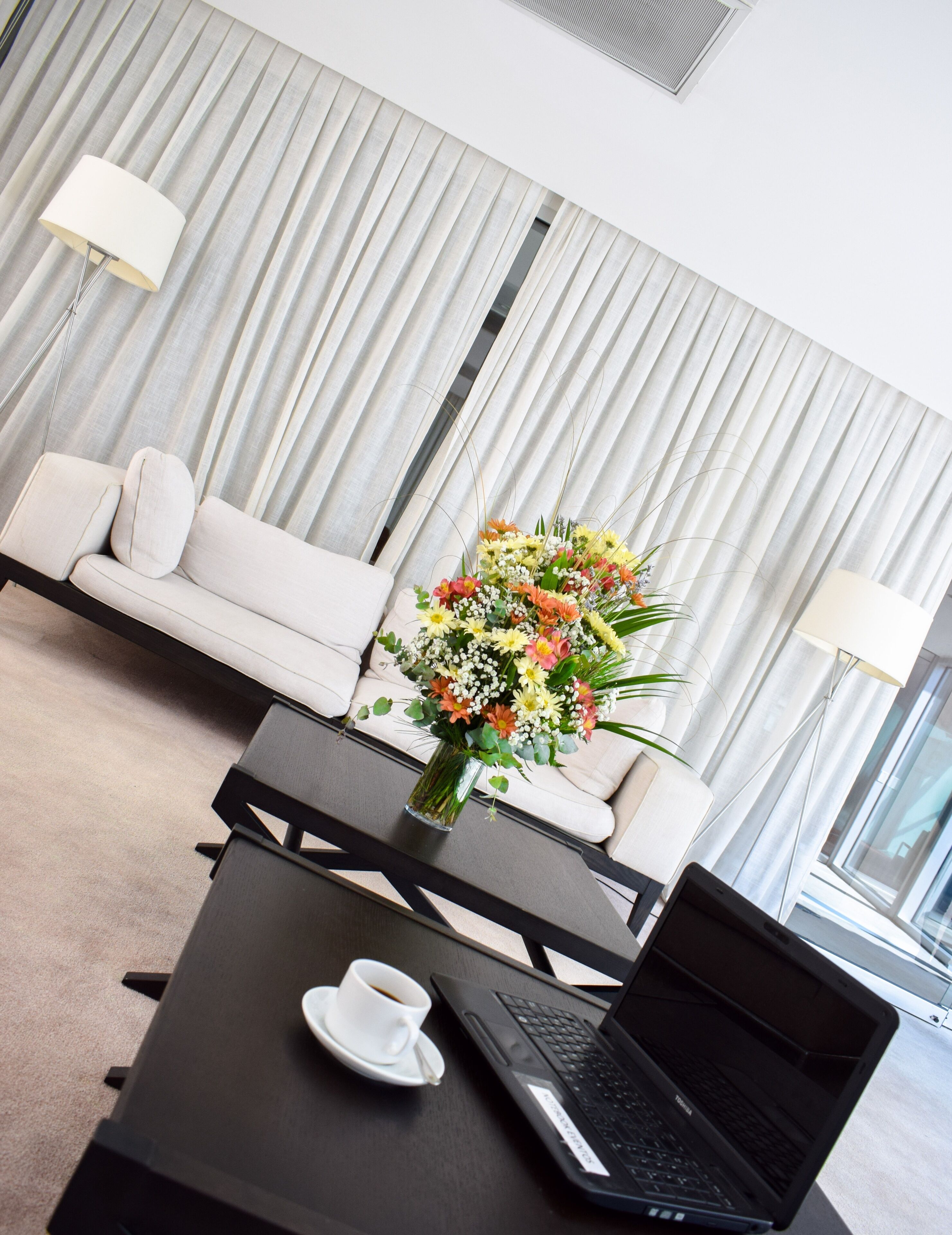 32-inch lcd tv with premium tv channels, tv