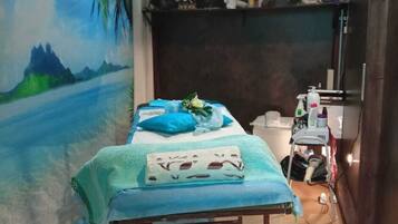 Lichaamsbehandelingen, hotstone-massages, Zweedse massages, body scrubs