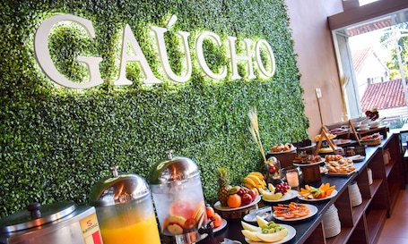 Desayuno buffet incluido todos los días