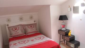 3 chambres, fer et planche à repasser, lit parapluie, Wi-Fi gratuit