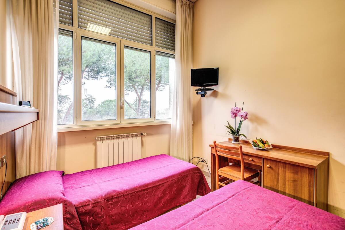 Twin Room, Non Smoking | Down comforters, desk, cribs (surcharge), WiFi (free)