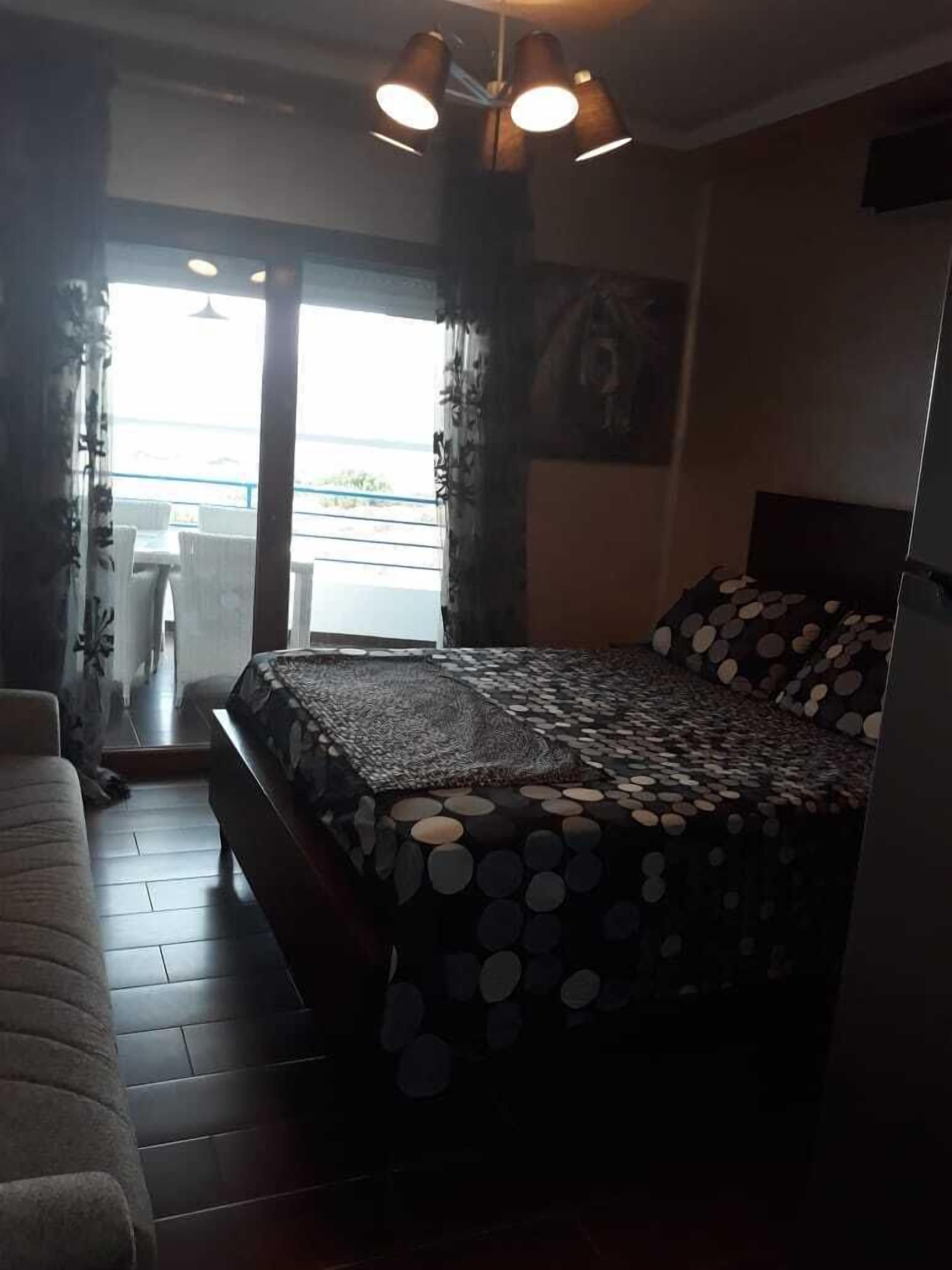 Studio, 1 Double Bed with Sofa bed | 1 bedroom, blackout drapes, iron/ironing board, free cribs/infant beds