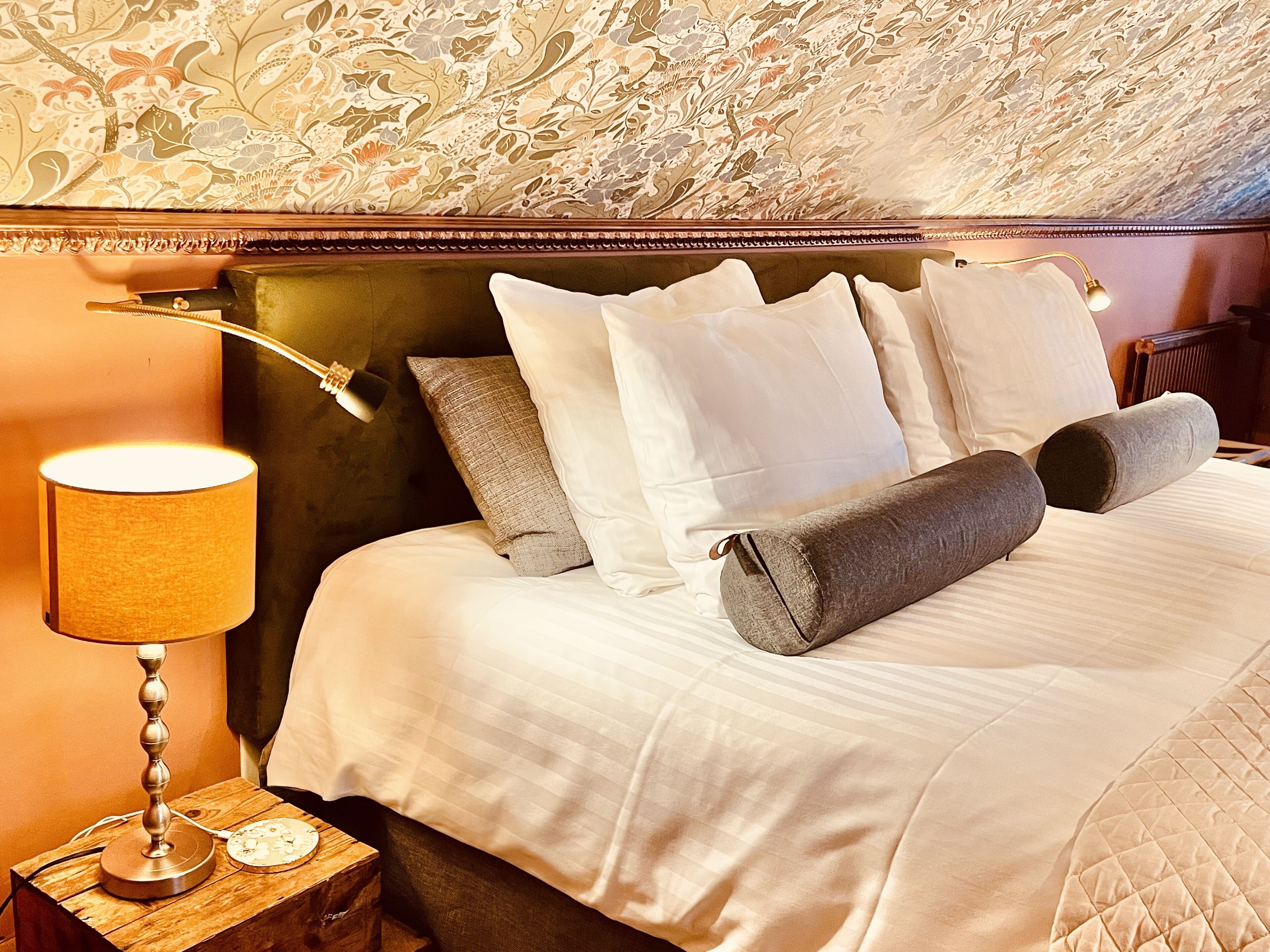 comfort studio suite | 1 bedroom, minibar, individually decorated, individually furnished