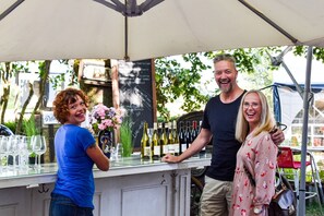 Illallinen tarjolla, paikallinen keittiö