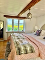 Traditional House | Minibar, individually decorated, individually furnished