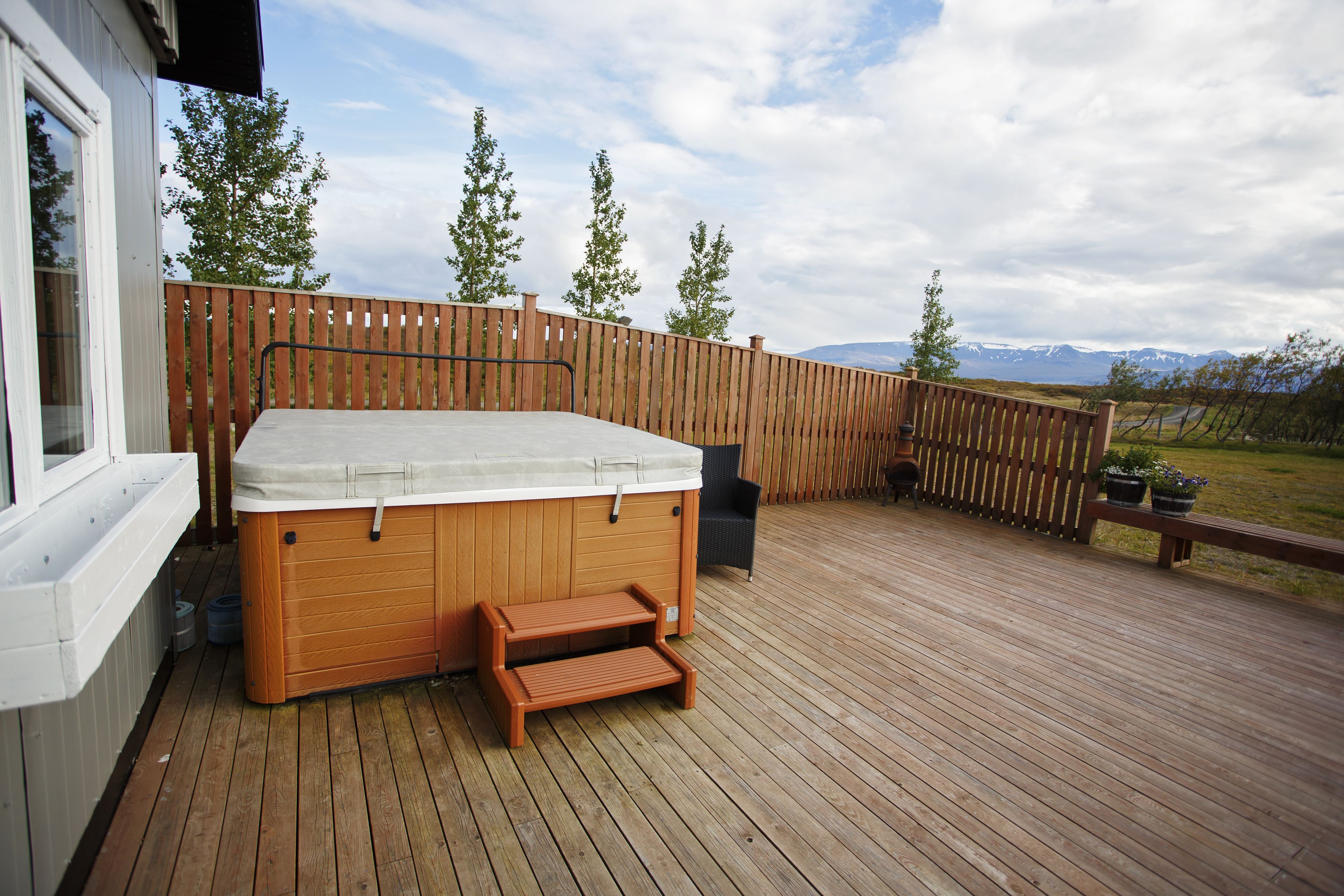 Tina de hidromasaje al aire libre