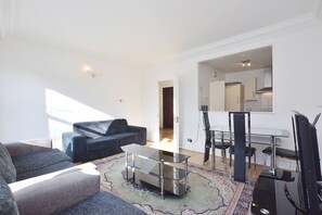 Superior Apartment, 2 Queen Beds, Non Smoking | Executive lounge - 15 Beaufort Gardens Apartments (London)