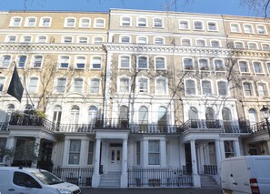 Exterior - 15 Beaufort Gardens Apartments (London)