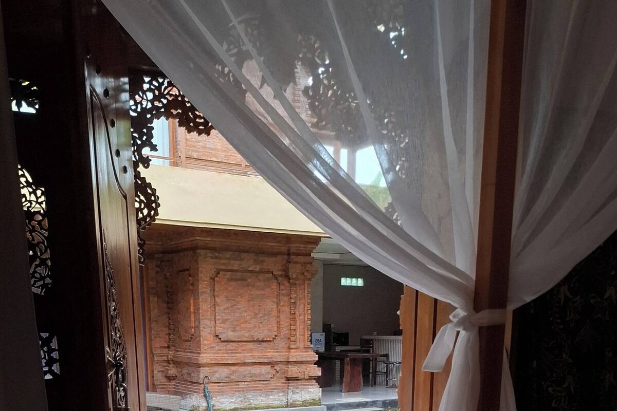 In-room safe, blackout drapes, soundproofing, free WiFi