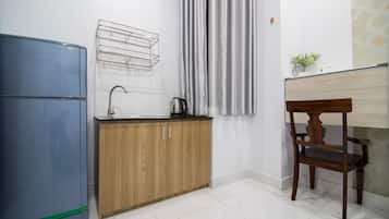 Double Room | Desk, free WiFi, bed sheets