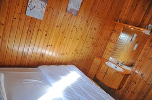 4 chambres, lits bébé (en supplément), Wi-Fi gratuit