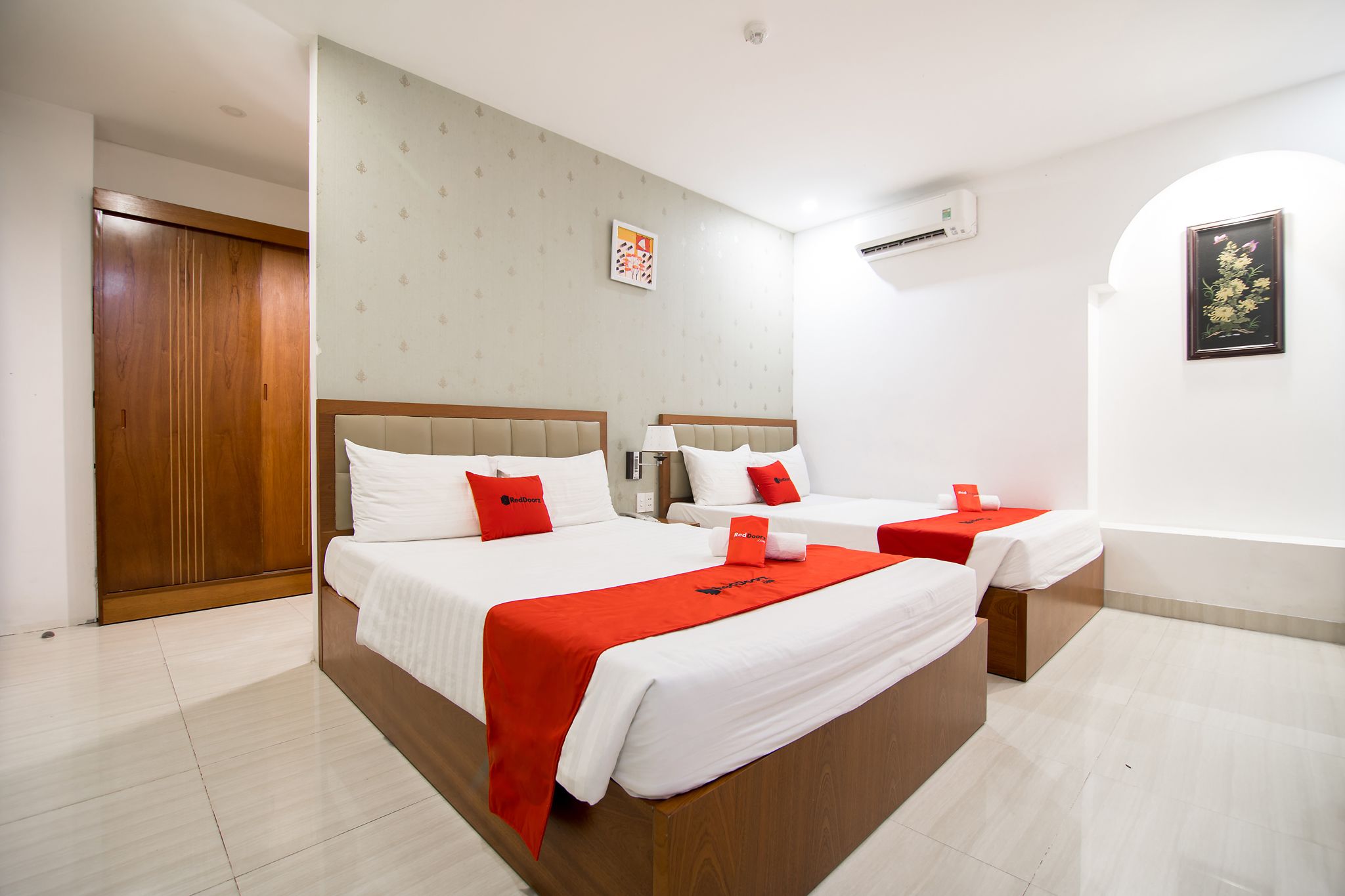 Habitación familiar | Escritorio, wifi gratis y ropa de cama 